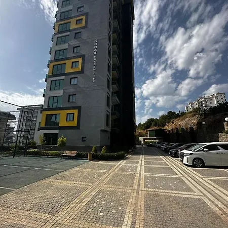 Two-bedroom Flat In Konak Garden Life *